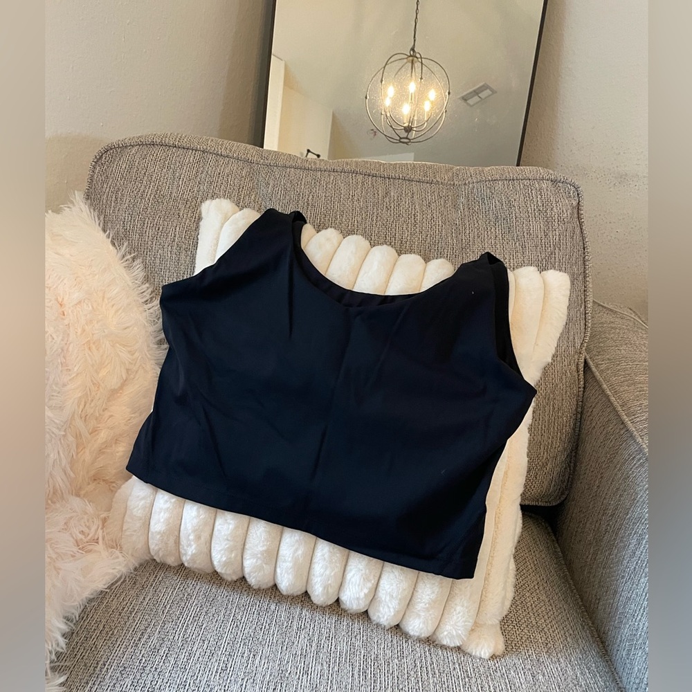 Sports crop top